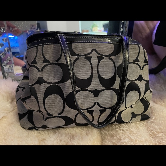 Coach - Picture 6 of 9